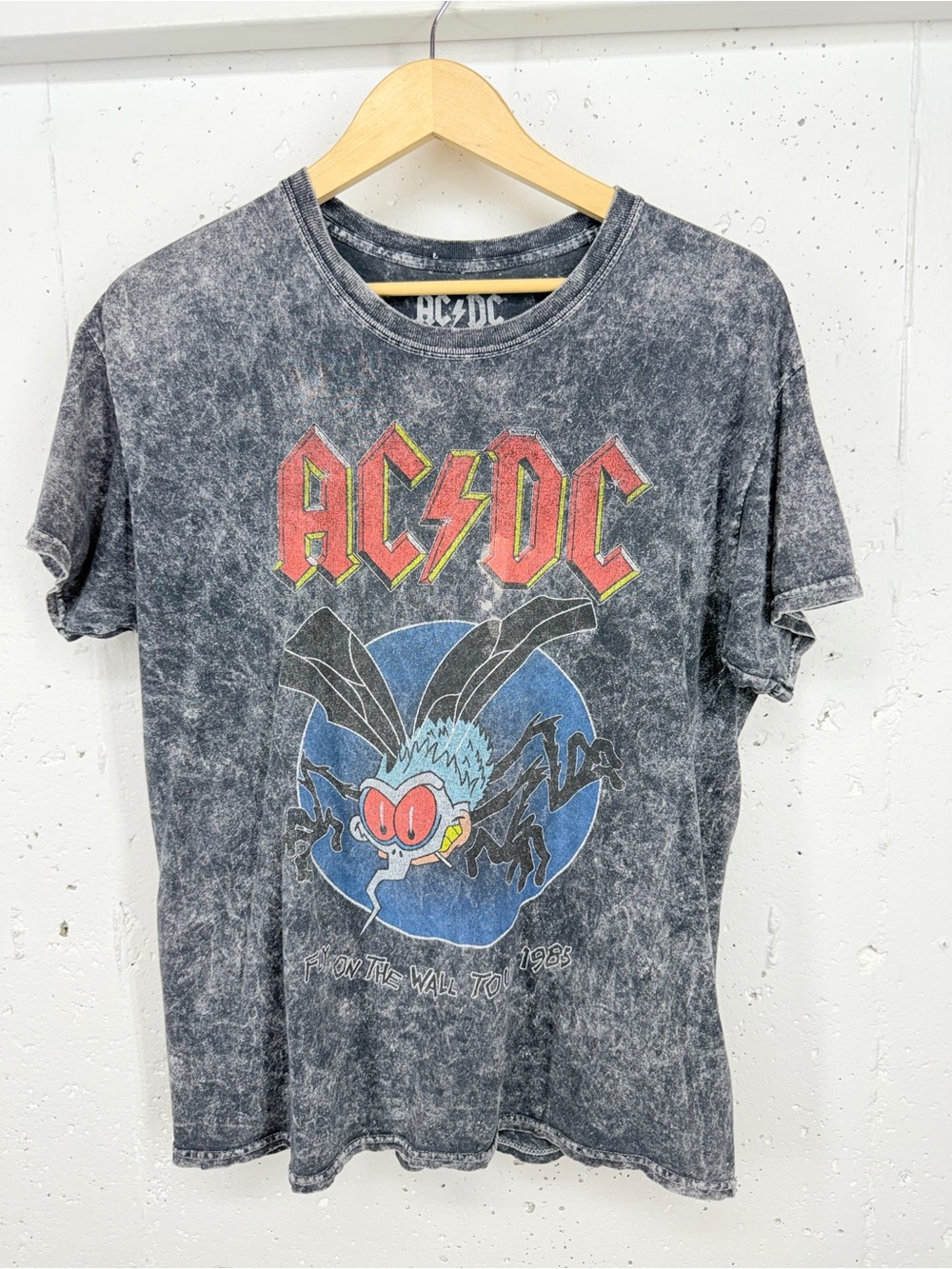 AC/DC size Medium Black Acid Wash Fly On The Wall T-Shirt
